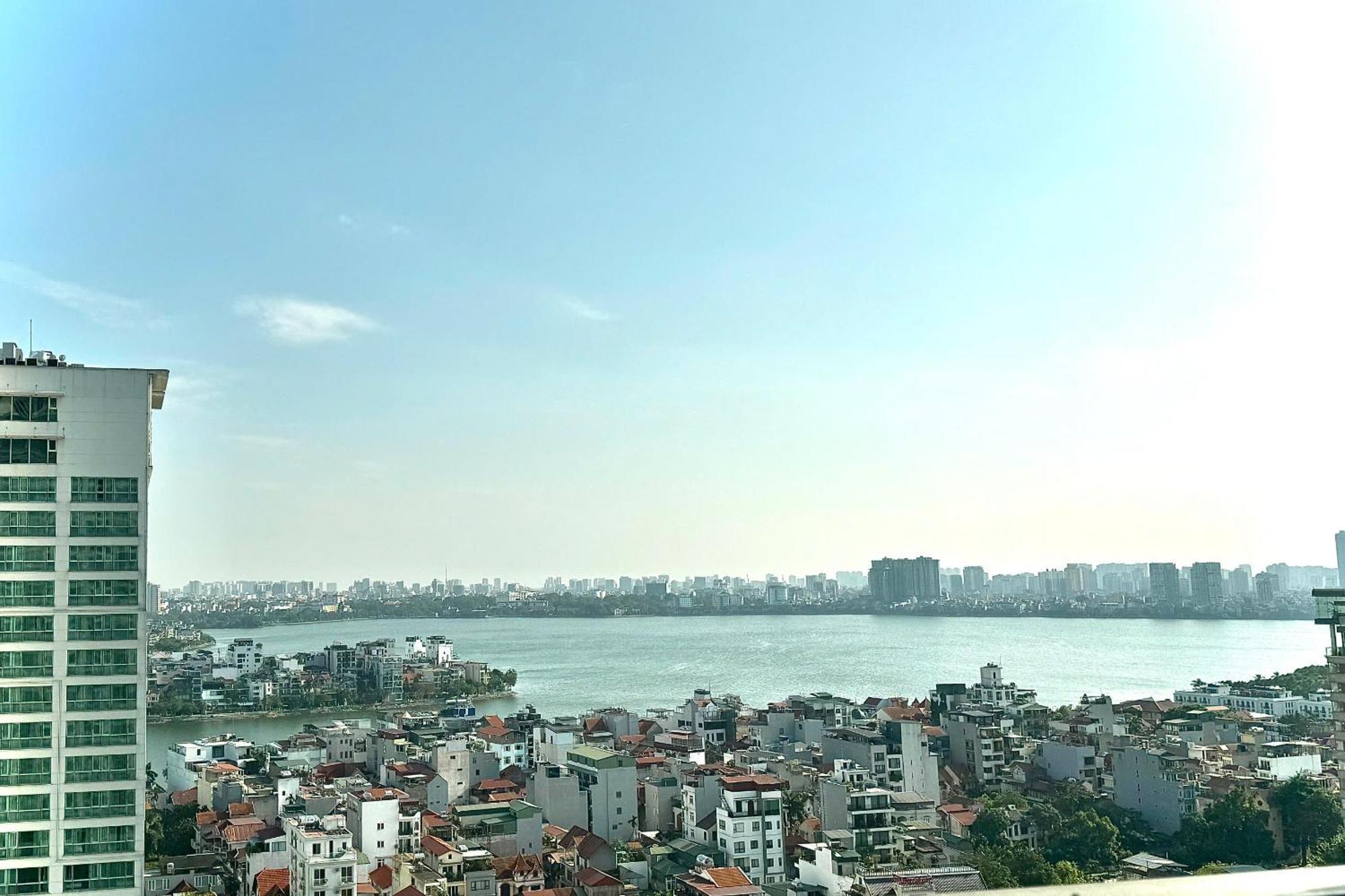 D'leroi Soleil - Westlake & Hà Nội